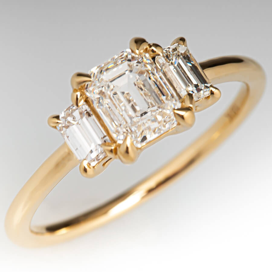 three-stone-emerald-engagement-ring